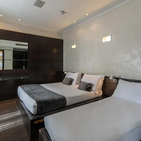 Accademia Hotel 3*