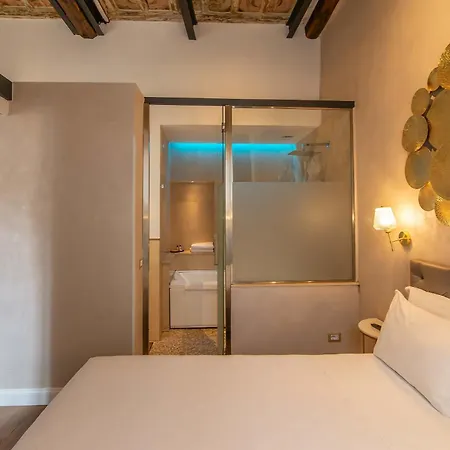 Accademia Hotel
