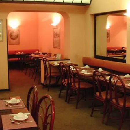 Accademia Hotel Roma