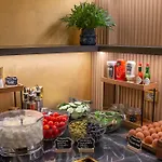 Accademia Hotel 3*