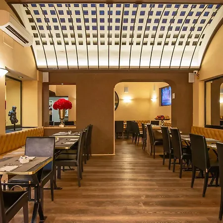 Отель Accademia 3*