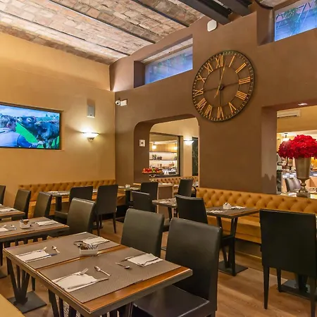 Accademia Отель Рим