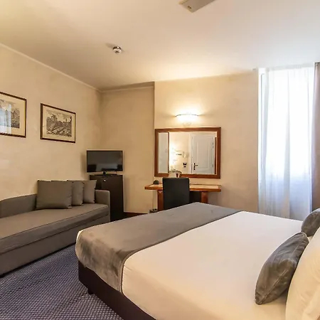 Accademia Hotel 3*