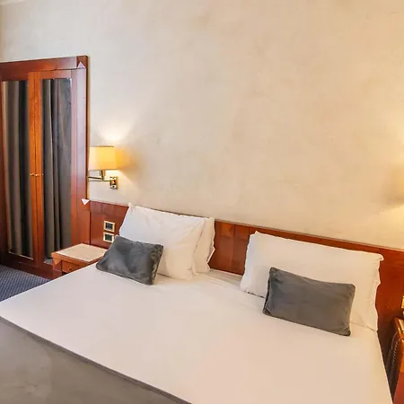 Hotel Accademia 3*