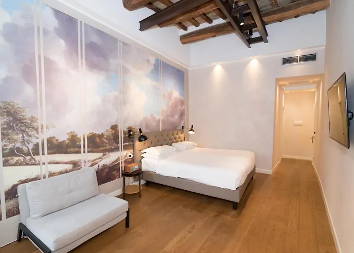 호텔 아카데미아 3*