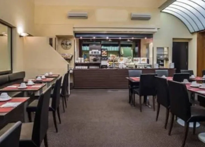 아카데미아 3* 로마