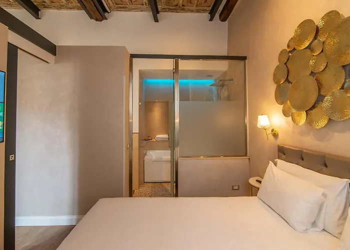 Accademia Hotel